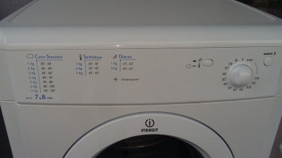 SECHE LINGE INDESIT IDV 75