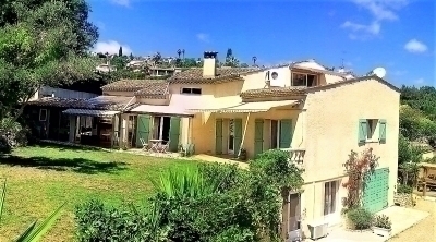 villa provençale, intérieur contemporain, calme, 900m mer et commodités