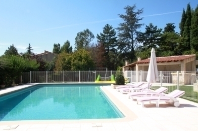 Super villa,jardin privé,piscine,parking,à AIX