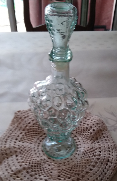 Carafe vintage en forme de grappe de raisins