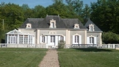 Maison sur 3 ha de terrain, Cour-Cheverny (41700)