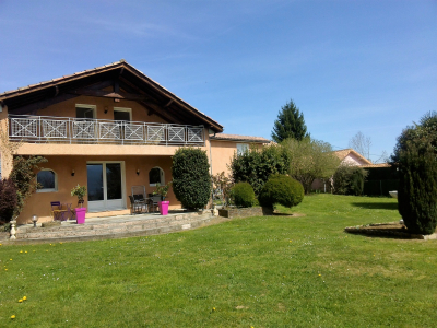 T3 MEUBLE FACE AUX PYRENEES 