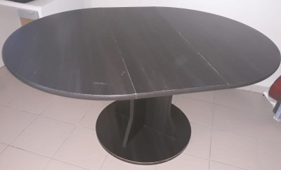 JOLIE TABLE OVALE