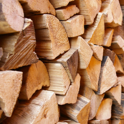 Bois de chauffage qualité 100% 4 an de séchage.