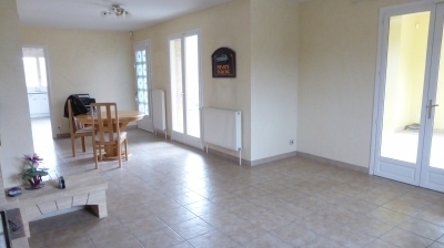 maison avec ssol sur 2800 m²