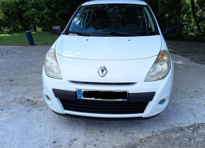 Renault clio iii, 5 portes, 5 places assises, année 2007