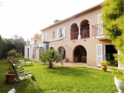 à vendre Maison 7 pièces ROQUEBRUNE SUR ARGENS