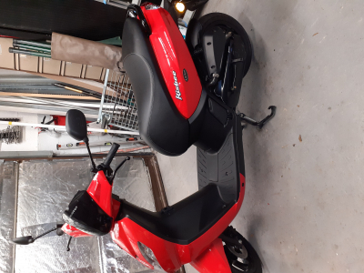 vends scooter 4T peugeot kisbee