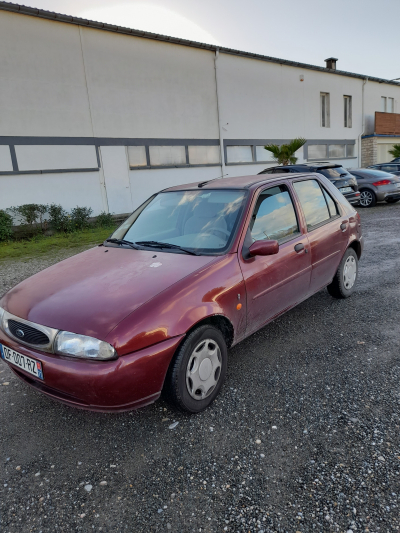 FORD FIESTA GHIA DIESEL 1.8 1997