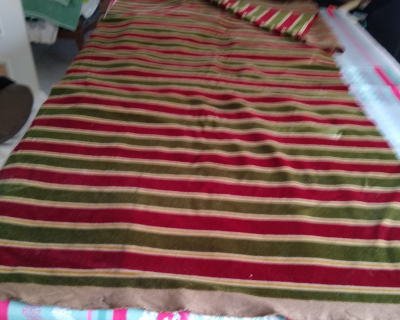Tissu de tapissier haut de gamme en velours épais (offre 2 chaises )