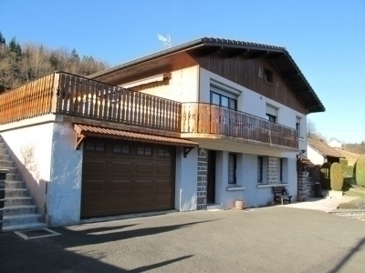 Près de VENTRON dans les HAUTES-VOSGES-MAISON style chalet en coteau bien ensoleillé