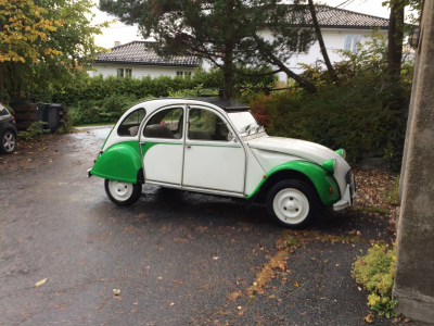 Citroën 2cv vert et blanc