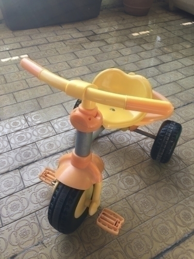 Vélo pour bébé bon état