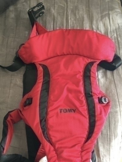 Porte bébé Tomy