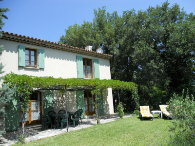 Provence villa piscine espace confort calme