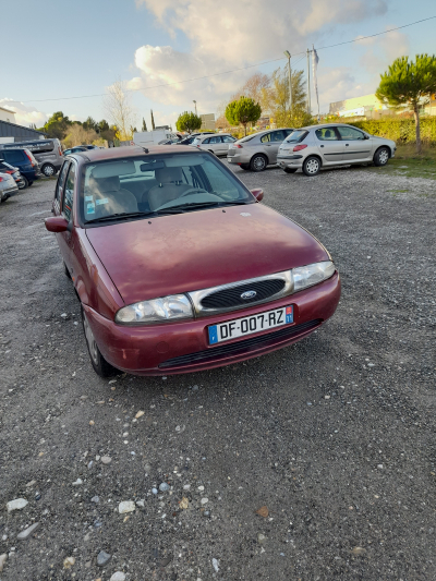 FORD FIESTA GHIA DIESEL 1.8 1997